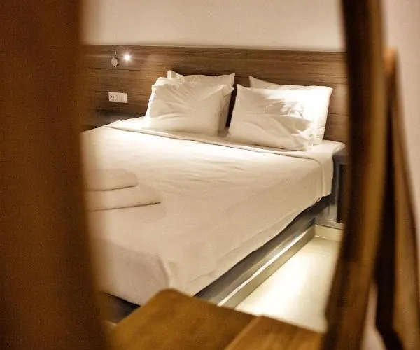 Galaxy Santorini Konukevi 4*